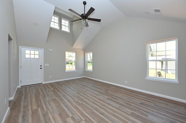 121 Saratoga Dr, Clarksville, TN 37042