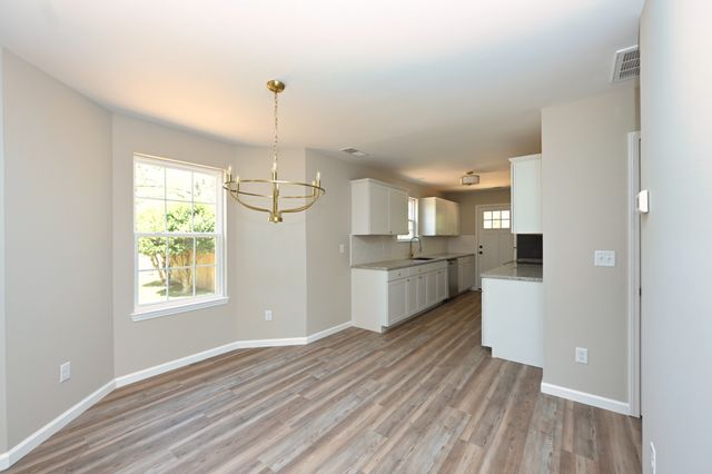 121 Saratoga Dr, Clarksville, TN 37042