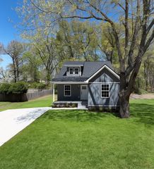 121 Saratoga Dr, Clarksville, TN 37042
