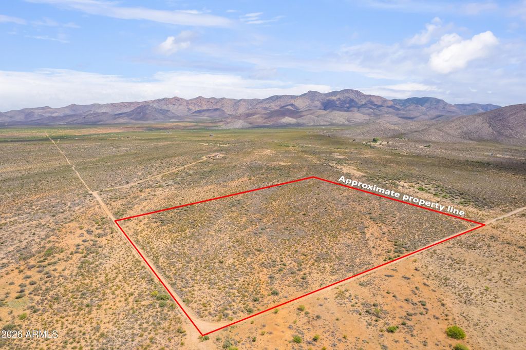 Image 1 of property listing at TBD S RUBY DARE RD (102-21-001C) -- -, Bisbee, AZ 85603