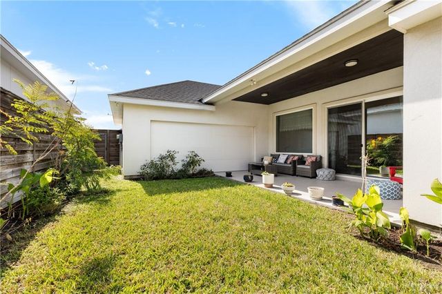 5816 Pelican Avenue, Palmhurst, TX 78573