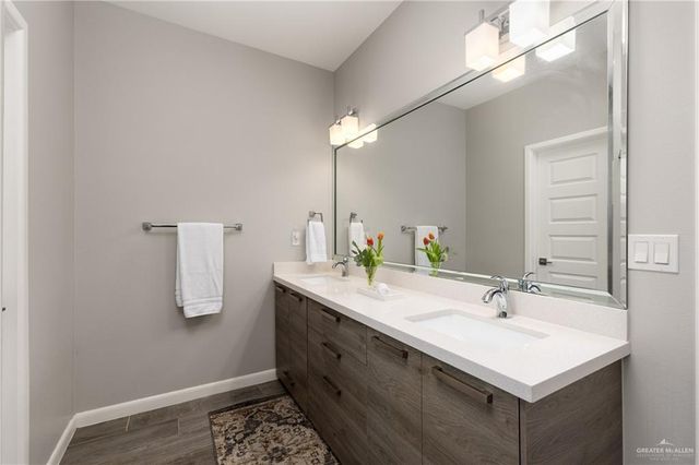 5816 Pelican Avenue, Palmhurst, TX 78573