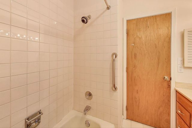 632 Independence Avenue, Westmont, IL 60559