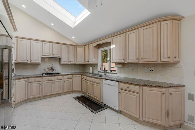 24 Sage Drive, Warren Twp., NJ 07059