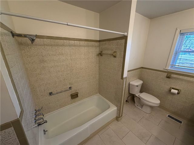 2854 N Loxley Avenue, Fayetteville, AR 72703