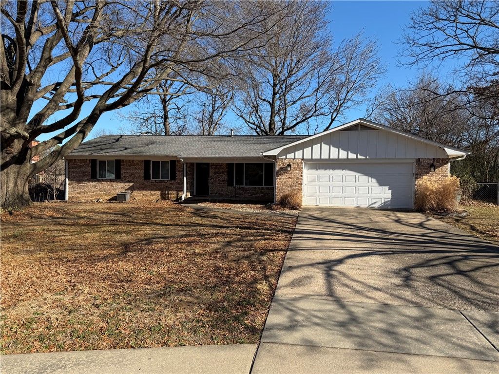 2854 N Loxley Avenue, Fayetteville, AR 72703