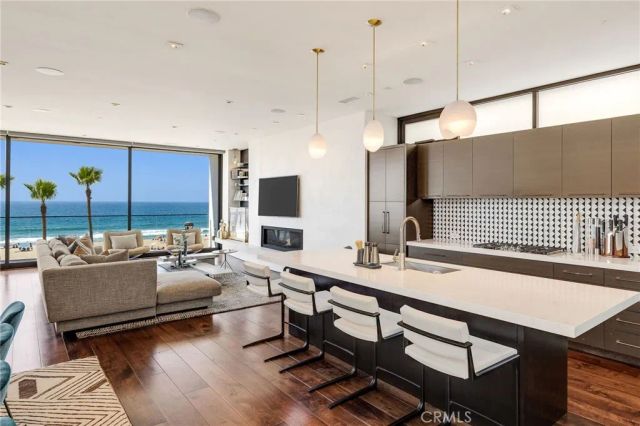 1204 The Strand, Manhattan Beach, CA 90266