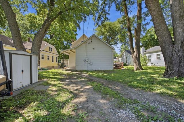 312 Pine Street, Leavenworth, KS 66048