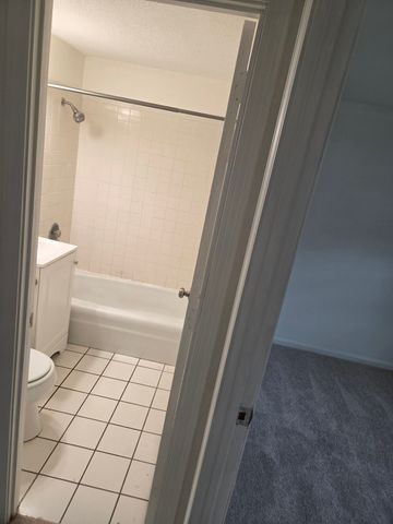 428 Great Rd 17, Acton, MA 01720