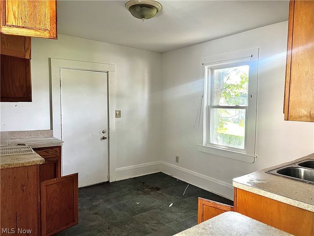 10402 Shale Avenue, Cleveland, OH 44104