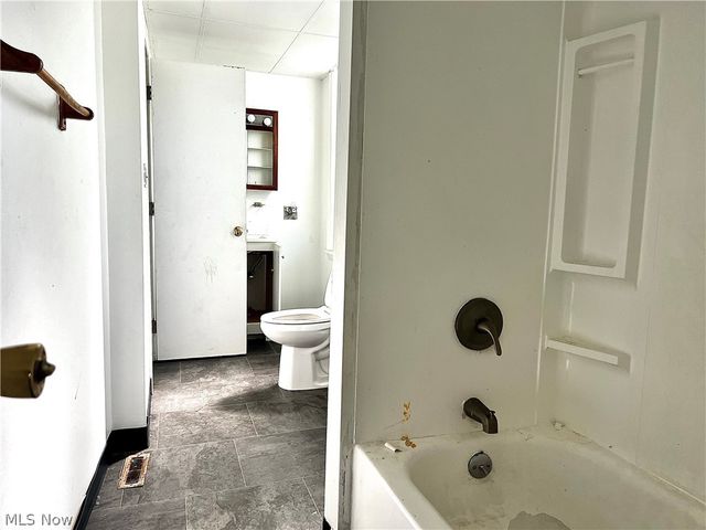 10402 Shale Avenue, Cleveland, OH 44104