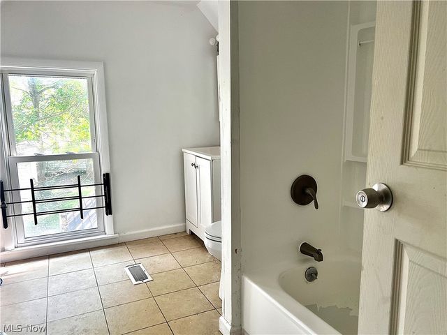 10402 Shale Avenue, Cleveland, OH 44104