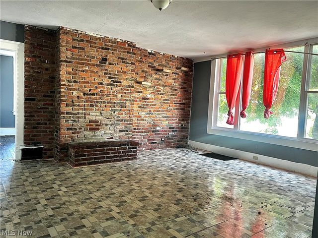 10402 Shale Avenue, Cleveland, OH 44104