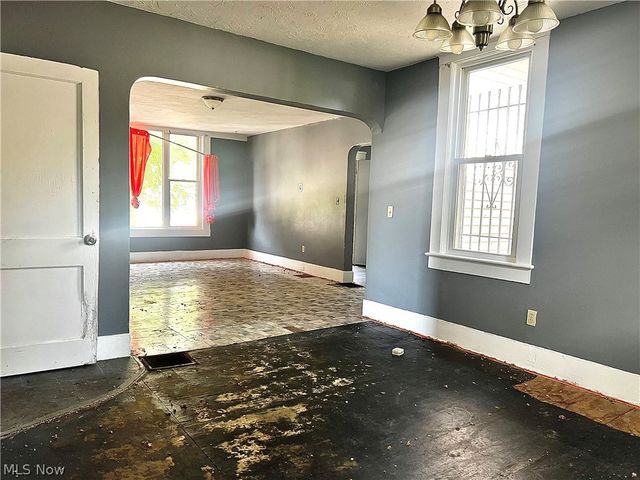 10402 Shale Avenue, Cleveland, OH 44104