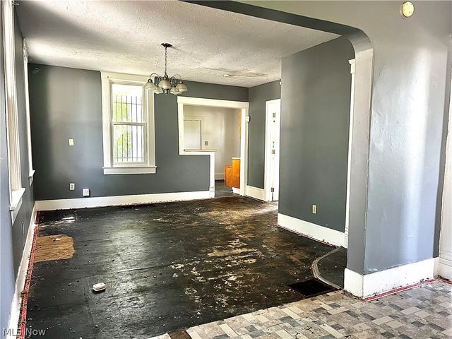 10402 Shale Avenue, Cleveland, OH 44104