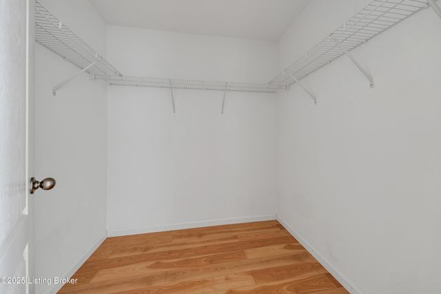 9206 Hawthorne Pointe Dr UNIT 202, Louisville, KY 40272