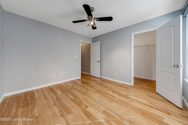 9206 Hawthorne Pointe Dr UNIT 202, Louisville, KY 40272