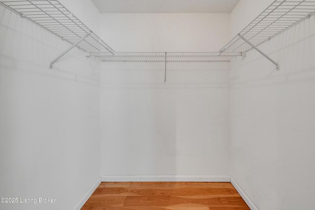 9206 Hawthorne Pointe Dr UNIT 202, Louisville, KY 40272