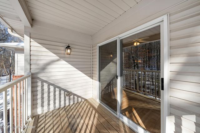 9206 Hawthorne Pointe Dr UNIT 202, Louisville, KY 40272