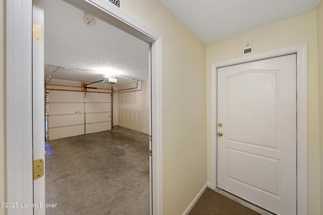 9206 Hawthorne Pointe Dr UNIT 202, Louisville, KY 40272