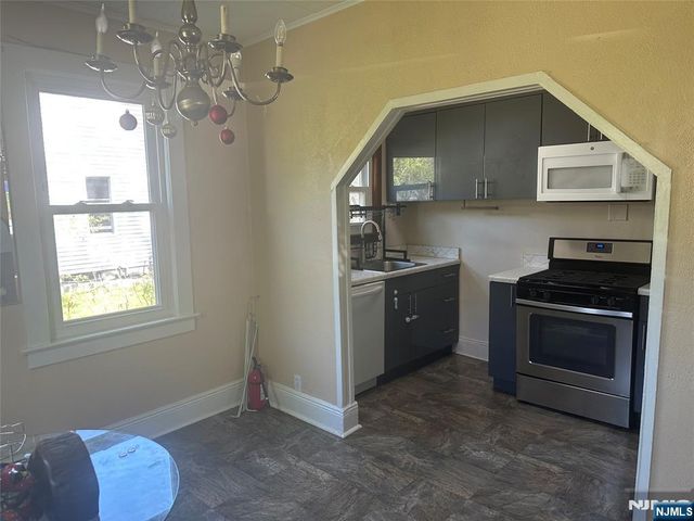 10 Kinderkamack Road 1, Woodcliff Lake, NJ 07677