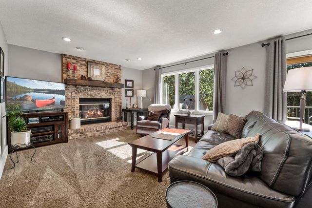 1205 Hilloway Circle, Burnsville, MN 55306