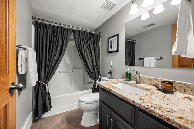1205 Hilloway Circle, Burnsville, MN 55306