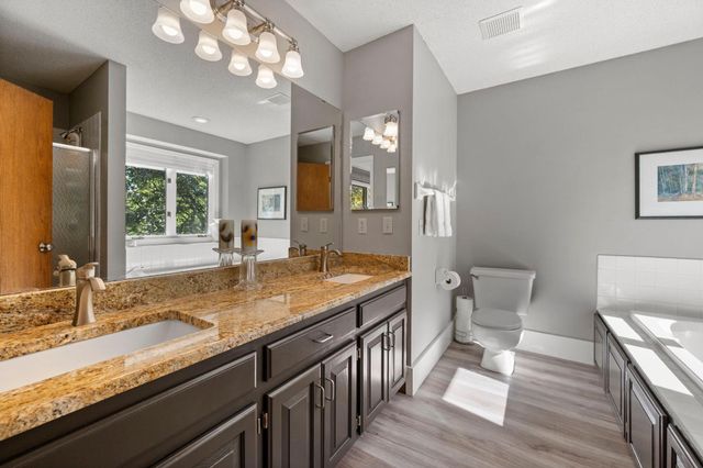 1205 Hilloway Circle, Burnsville, MN 55306