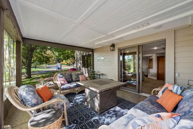 1205 Hilloway Circle, Burnsville, MN 55306