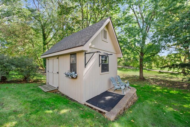 1205 Hilloway Circle, Burnsville, MN 55306