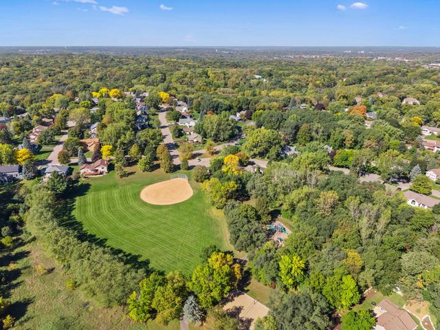 1205 Hilloway Circle, Burnsville, MN 55306