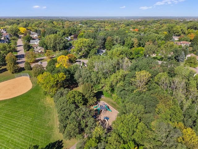 1205 Hilloway Circle, Burnsville, MN 55306