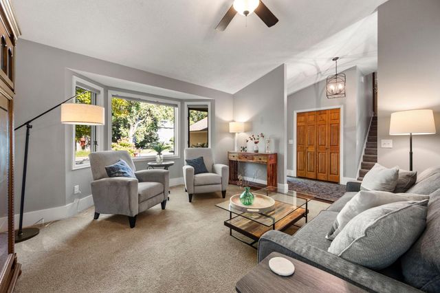 1205 Hilloway Circle, Burnsville, MN 55306