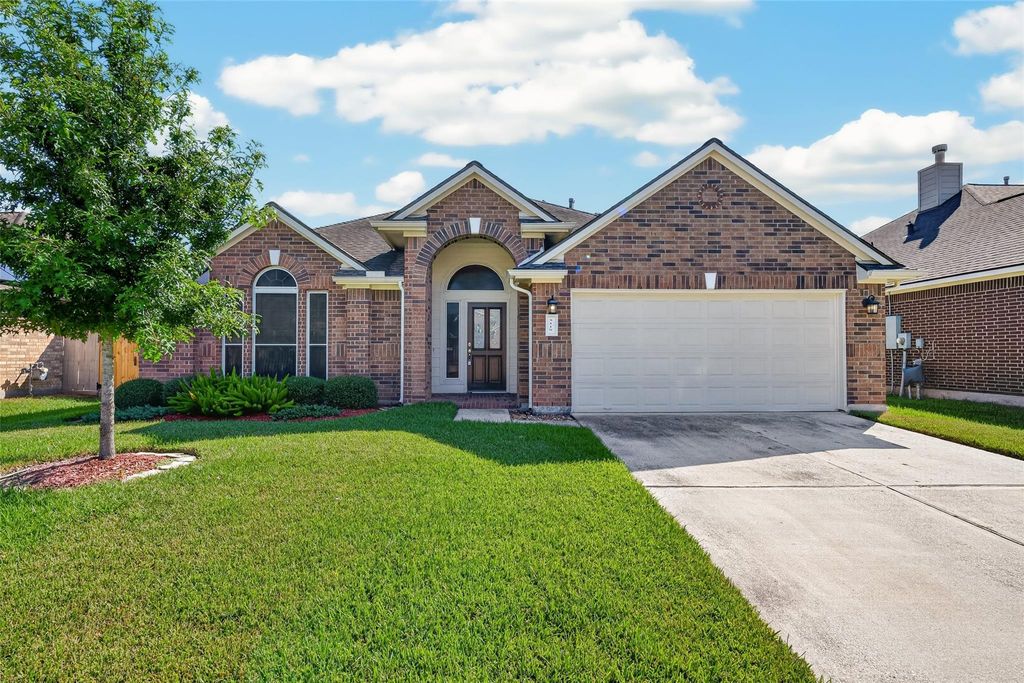 5119 Camarosa Drive, Pasadena, TX 77504