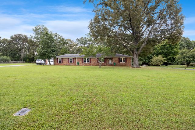 509 Twelve Oaks Rd, Tullahoma, TN 37388