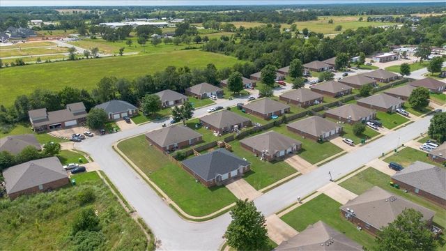 256/258 Graystone Circle, Centerton, AR 72719