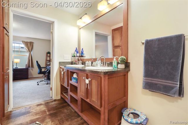 6267 Imperial Dr., Fenton, MI 48430
