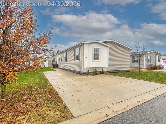 6267 Imperial Dr., Fenton, MI 48430