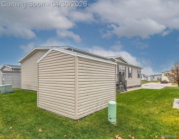 6267 Imperial Dr., Fenton, MI 48430