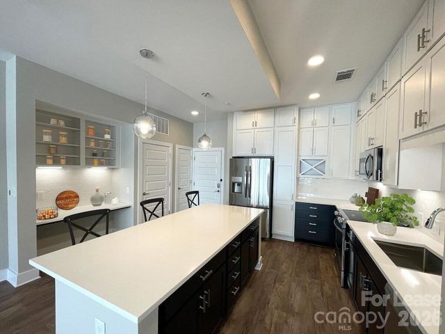 500 W Trade Street C2.T, Charlotte, NC 28202