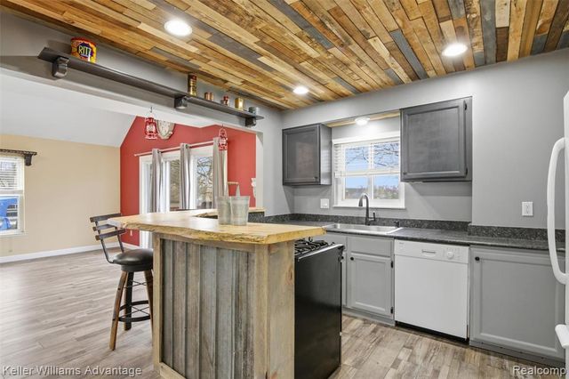 3555 Junior Drive, Pinckney, MI 48169