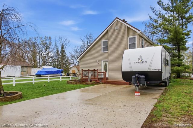 3555 Junior Drive, Pinckney, MI 48169