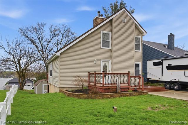 3555 Junior Drive, Pinckney, MI 48169