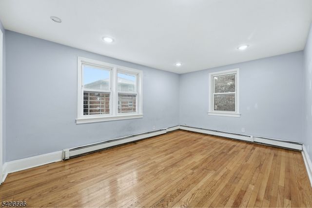 328 John St, Elizabeth City, NJ 07202