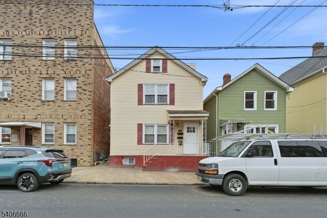 328 John St, Elizabeth City, NJ 07202