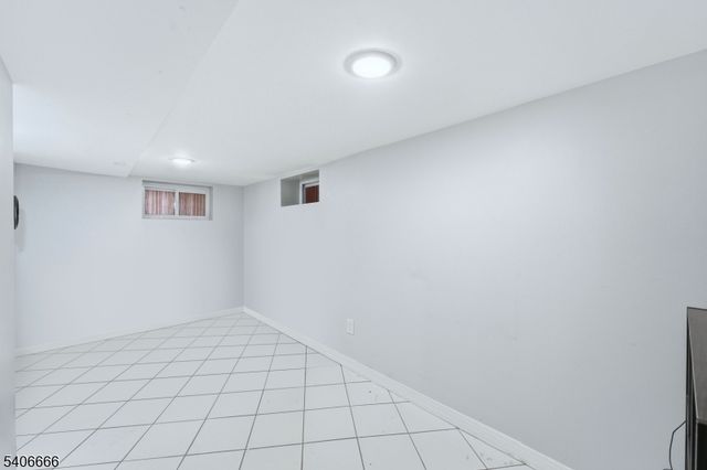 328 John St, Elizabeth City, NJ 07202