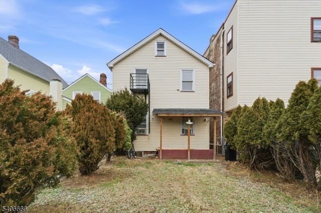 328 John St, Elizabeth City, NJ 07202