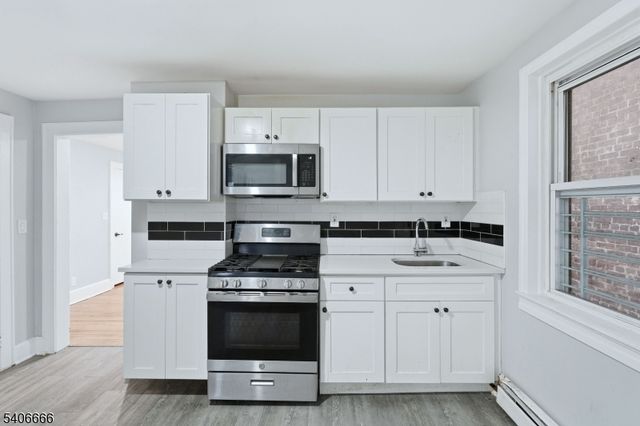 328 John St, Elizabeth City, NJ 07202