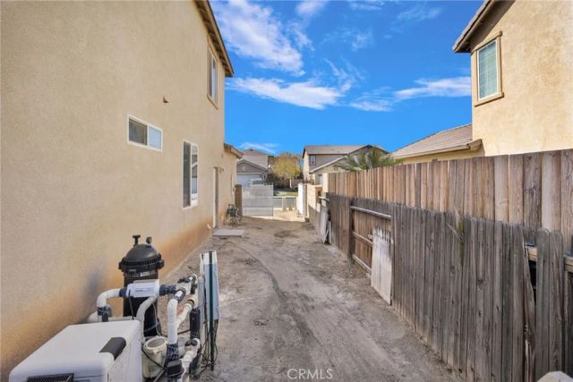 14605 Hummingbird Road, Victorville, CA 92394