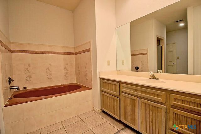 1298 Walter Ellison Drive, Lockhart, TX 78644